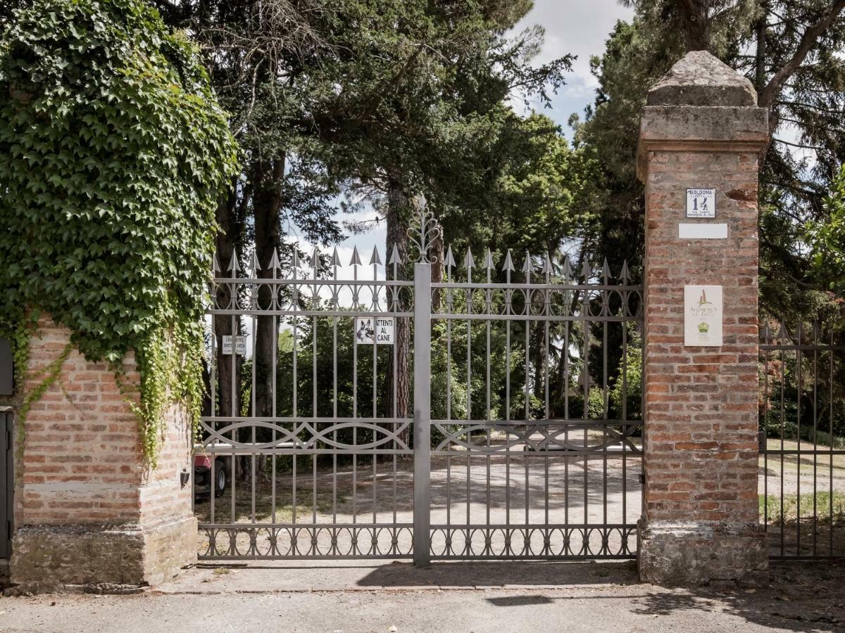Accademia Al Colle Apartment Bologna Bagian luar foto