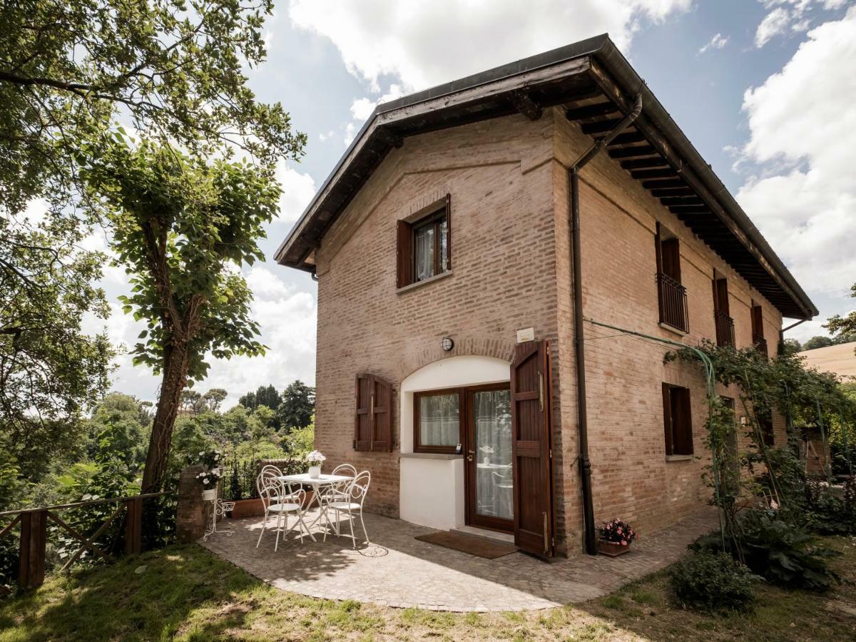 Accademia Al Colle Apartment Bologna Bagian luar foto